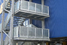 Scale di sicurezza in lamiera stirata